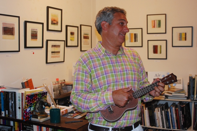 Bob Morris on ukelele 0988 adj web